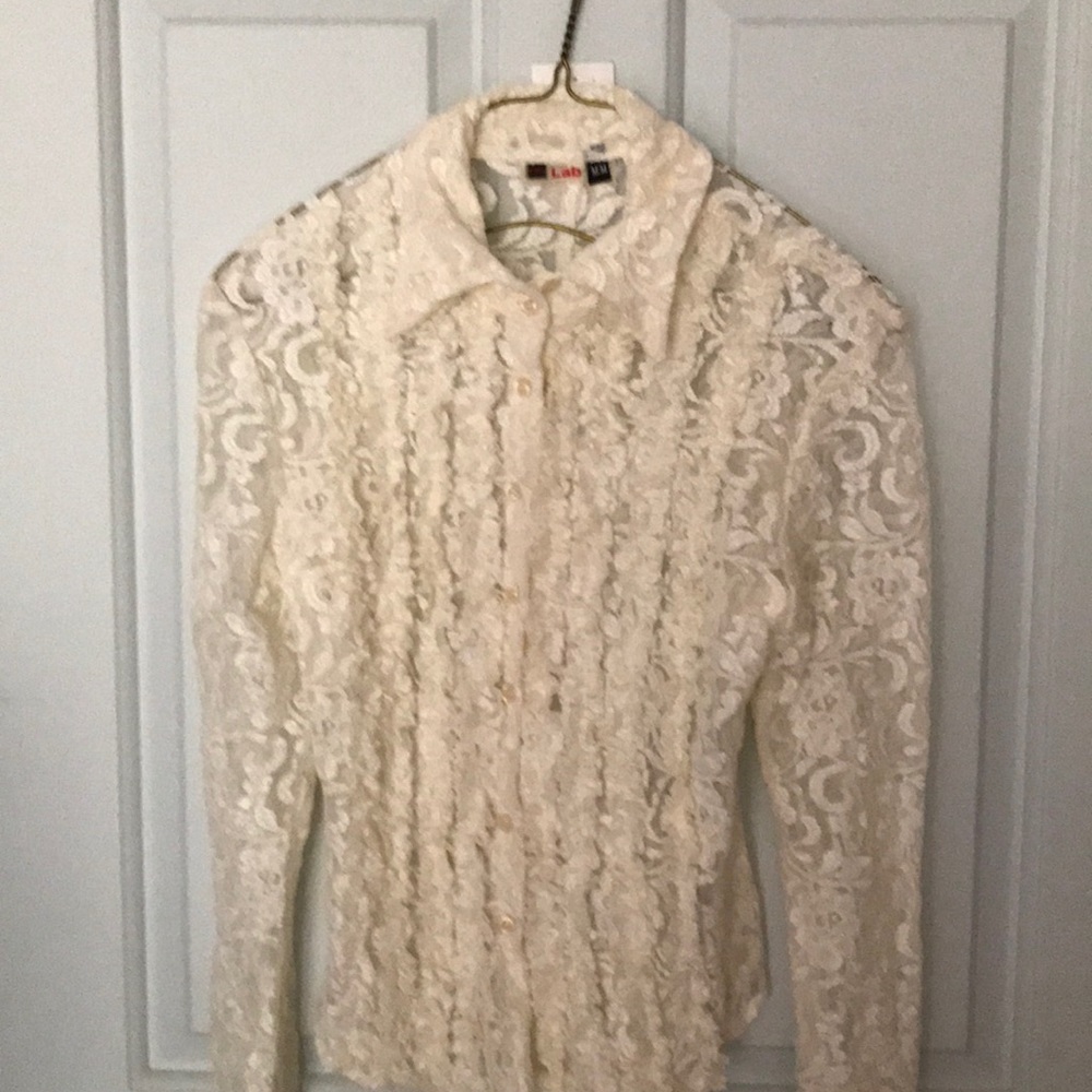 Gorgeous off white lace blouse. Medium. BNWT.